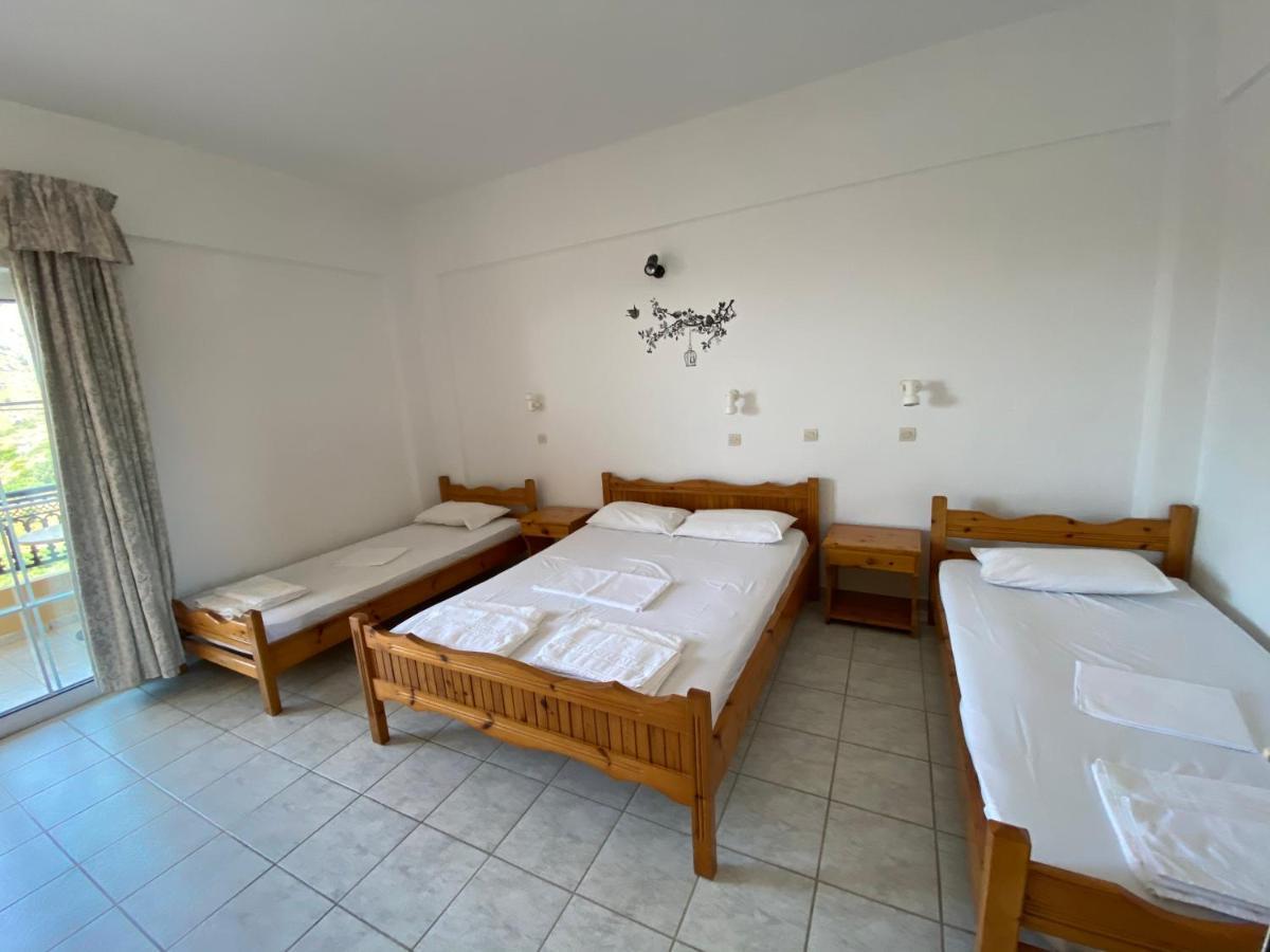 Eolia Beachfront Studios Плакиас Екстериор снимка