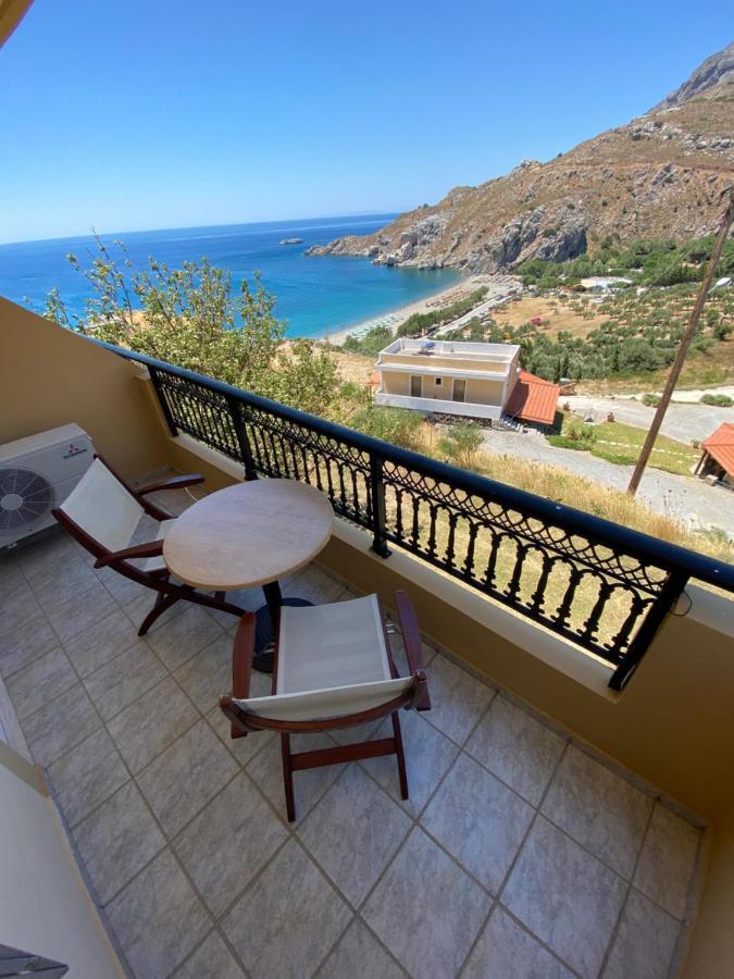 Eolia Beachfront Studios Плакиас Екстериор снимка
