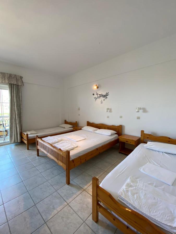 Eolia Beachfront Studios Плакиас Екстериор снимка