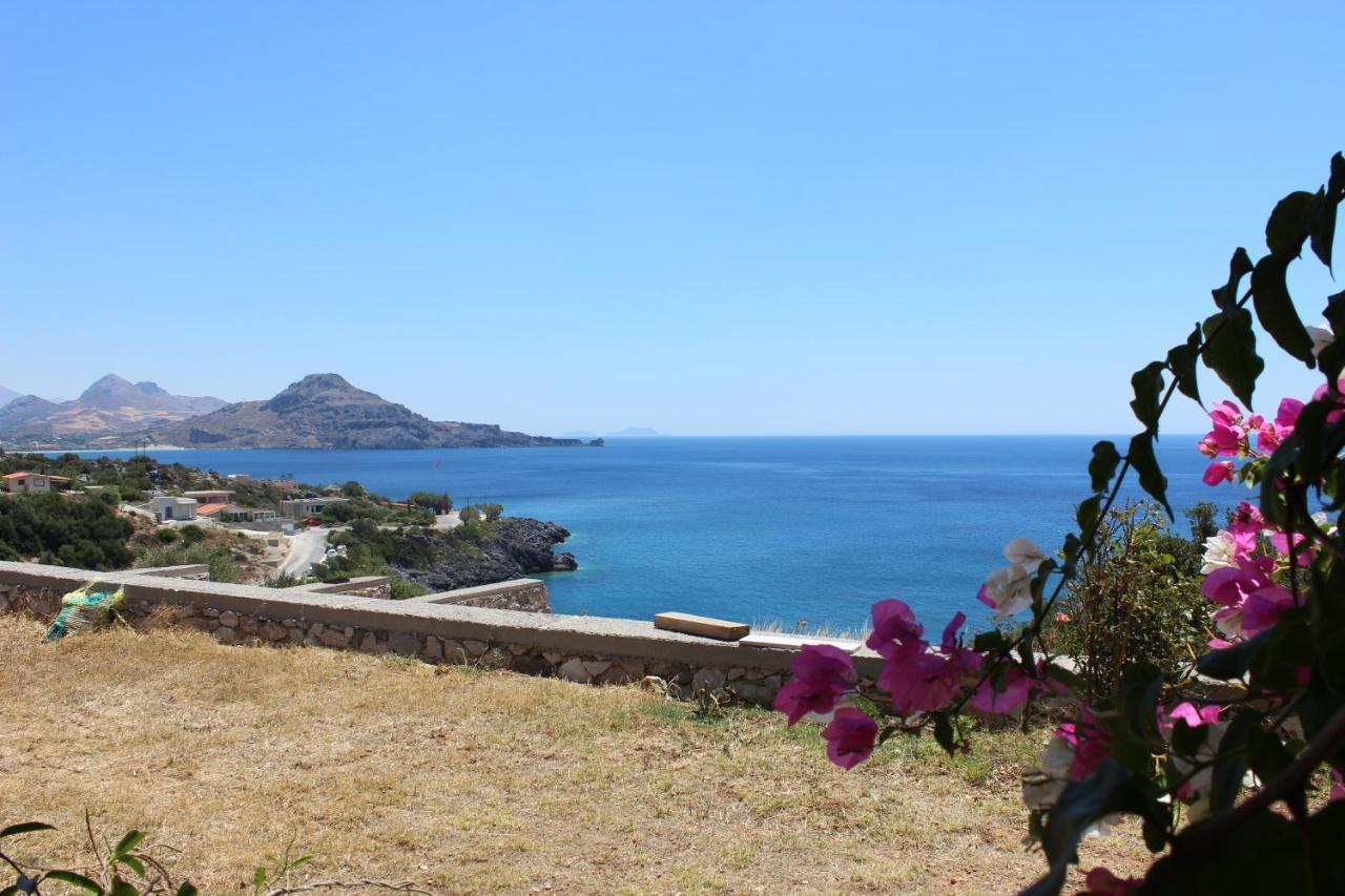 Eolia Beachfront Studios Плакиас Екстериор снимка