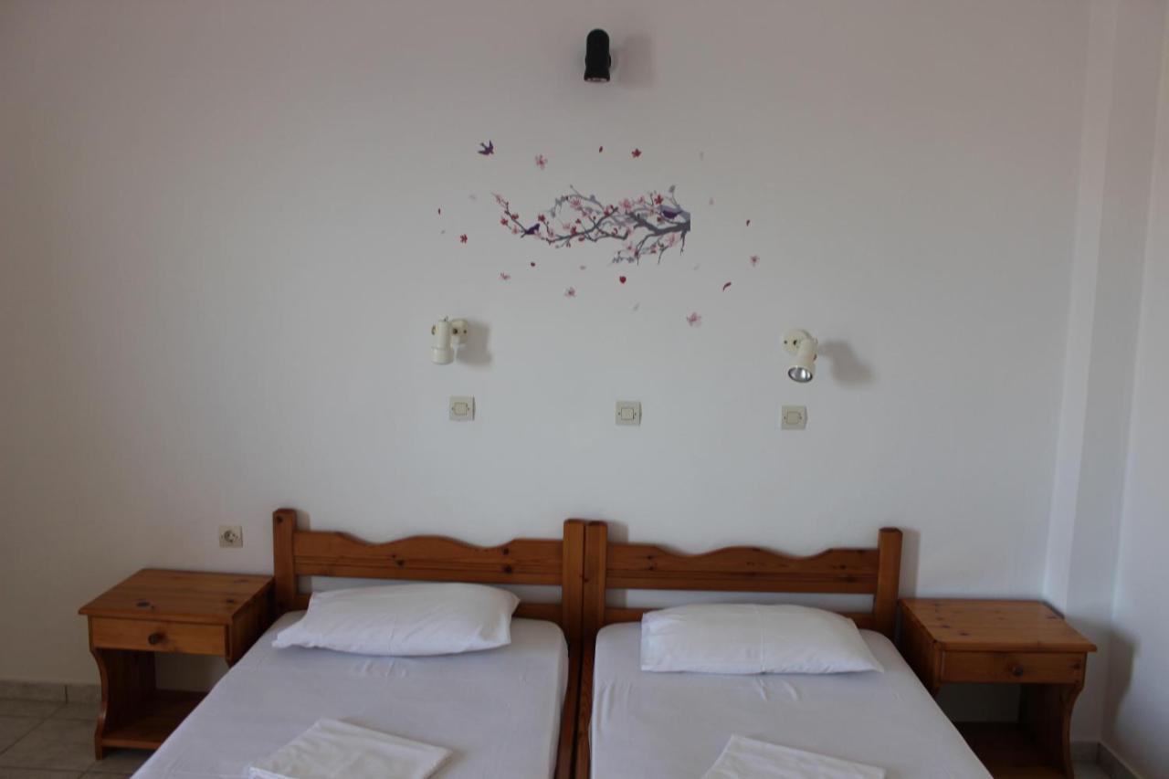 Eolia Beachfront Studios Плакиас Екстериор снимка