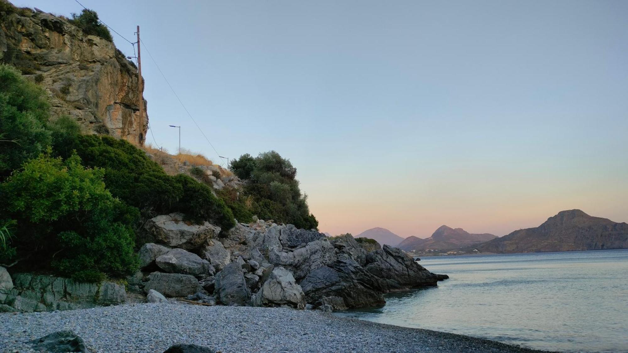 Eolia Beachfront Studios Плакиас Екстериор снимка