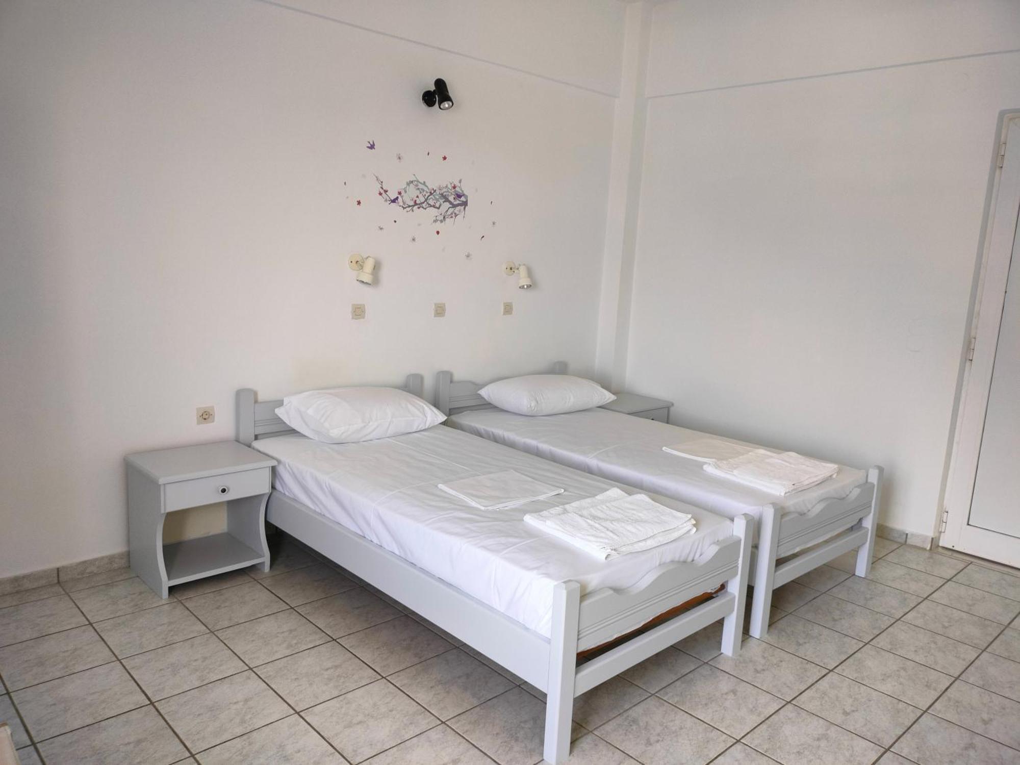 Eolia Beachfront Studios Плакиас Екстериор снимка
