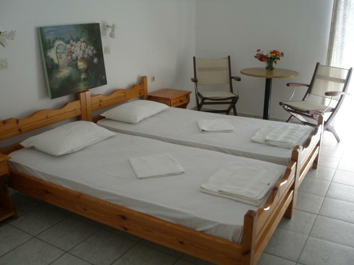 Eolia Beachfront Studios Плакиас Екстериор снимка