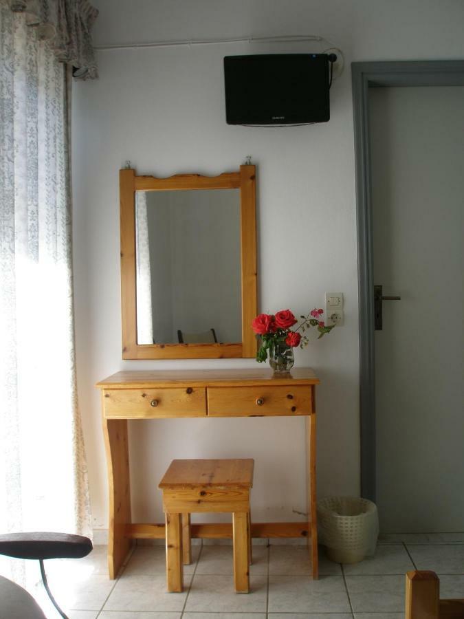 Eolia Beachfront Studios Плакиас Екстериор снимка